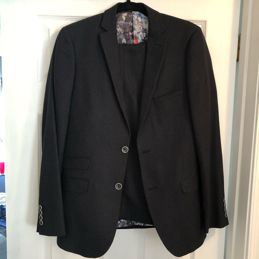 Men’s Suit